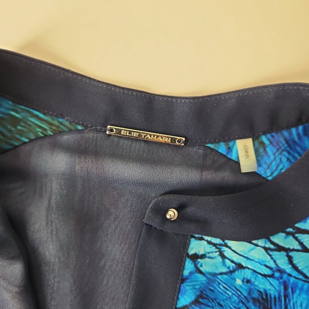 Elie Tahari vibrant blue peacock feather print top lightweight dual-layer S - Picture 6 of 12